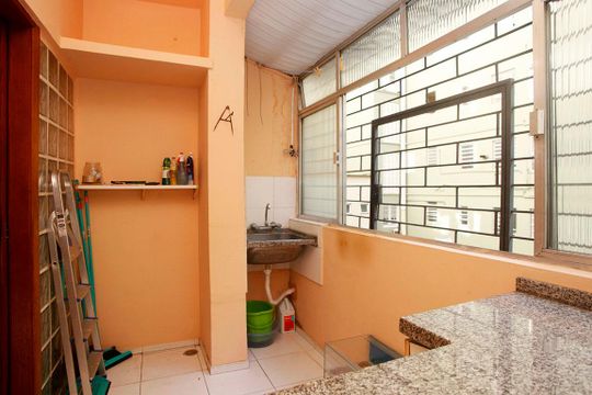 Cozinha + Área de Serviço de apartamento à venda com 2 quartos, 86m² em Centro Histórico, Porto Alegre