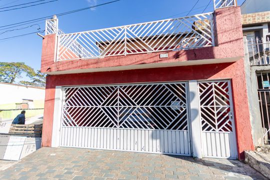 Fachada de casa à venda com 2 quartos, 170m² em Bangú, Santo André