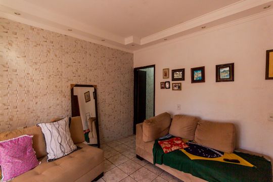 Casa à venda com 2 quartos, 170m² em Bangú, Santo André