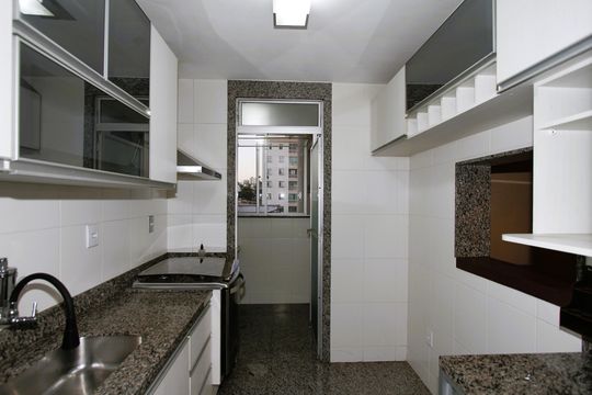 Cozinha de apartamento à venda com 3 quartos, 64m² em Cinquentenario, Belo Horizonte