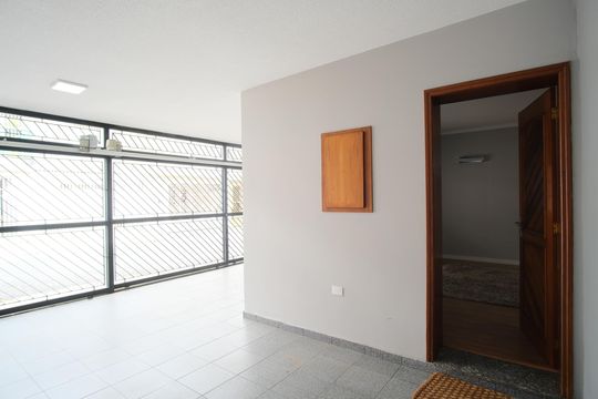 Garagem de casa à venda com 4 quartos, 180m² em Vila Gomes Cardim, São Paulo