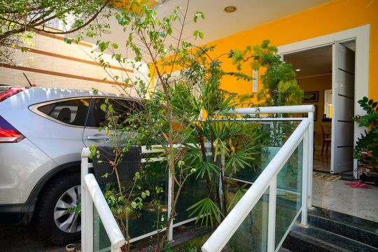 Garagem de casa para alugar com 4 quartos, 400m² em Santa Rosa, Niterói