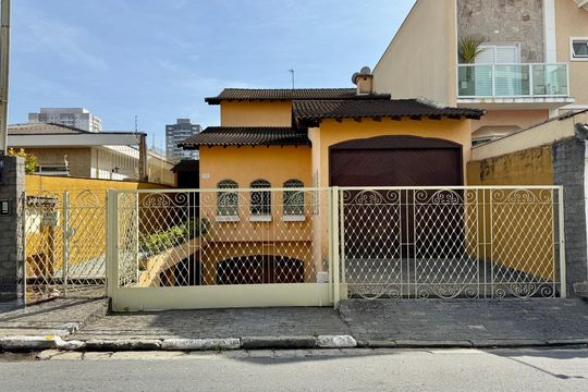 Fachada de casa à venda com 5 quartos, 500m² em Vila Galvão, Guarulhos