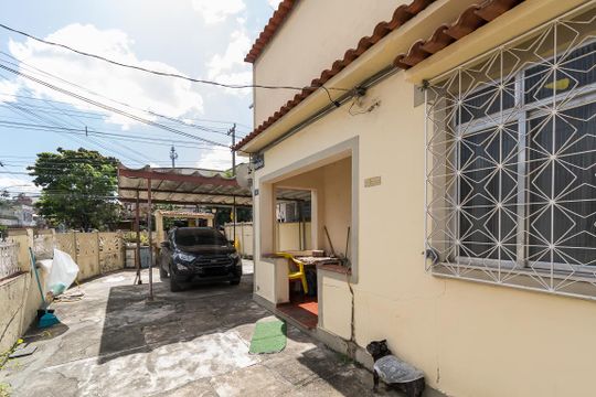 Varanda e Garagem de casa à venda com 2 quartos, 280m² em Vista Alegre, Rio de Janeiro