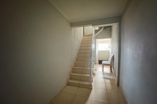 Escada da Casa 2 de casa à venda com 7 quartos, 432m² em Parque Terra Nova Ii, São Bernardo do Campo