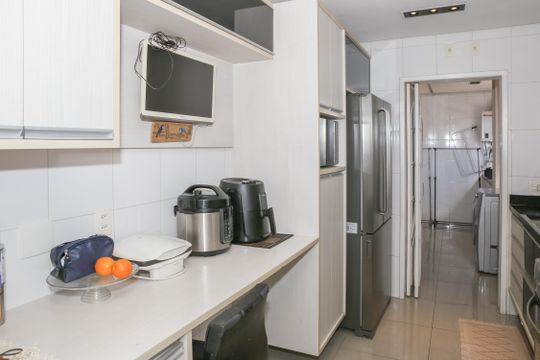 Cozinha de apartamento para alugar com 3 quartos, 122m² em Perdizes, São Paulo