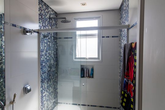 Banheiro da Suíte de casa de condomínio à venda com 5 quartos, 480m² em Tamboré, Santana de Parnaíba