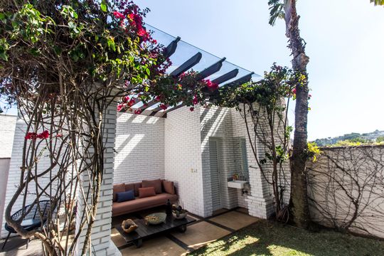 Quintal de casa de condomínio à venda com 5 quartos, 480m² em Tamboré, Santana de Parnaíba
