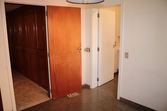 Quarto de Serviço de apartamento à venda com 4 quartos, 300m² em Higienópolis, São Paulo