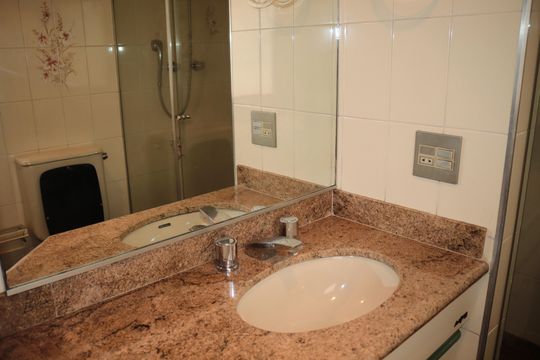 Banheiro da Suíte 1 de apartamento à venda com 4 quartos, 300m² em Higienópolis, São Paulo