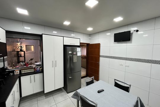 Cozinha de casa à venda com 4 quartos, 308m² em Santa Teresinha, São Paulo