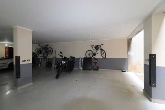 Garagem de apartamento à venda com 2 quartos, 106m² em Vila Príncipe de Gales, Santo André