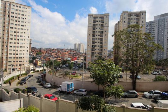 Vista do Quarto 2 de apartamento para alugar com 2 quartos, 42m² em Vila Suzana, São Paulo