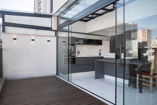 Varanda de kitnet/studio à venda com 1 quarto, 60m² em Chácara Inglesa, São Paulo