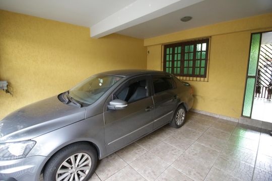 Garagem de casa para alugar com 3 quartos, 132m² em Cidade das Flores, Osasco