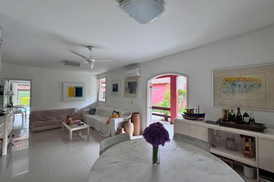 Sala de casa de condomínio à venda com 3 quartos, 658m² em Vargem Grande, Rio de Janeiro