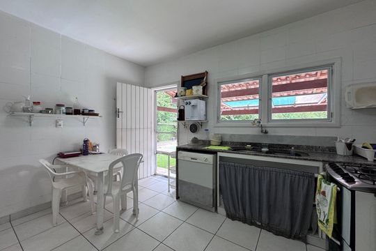 Cozinha de casa de condomínio à venda com 3 quartos, 658m² em Vargem Grande, Rio de Janeiro