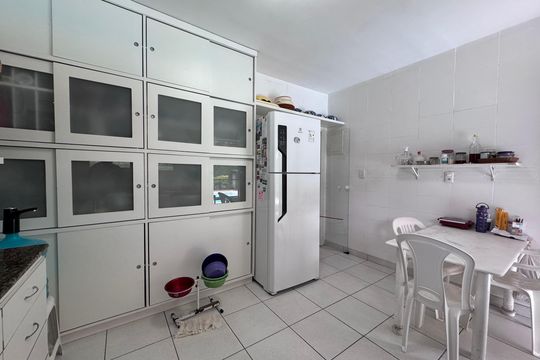 Cozinha de casa de condomínio à venda com 3 quartos, 658m² em Vargem Grande, Rio de Janeiro