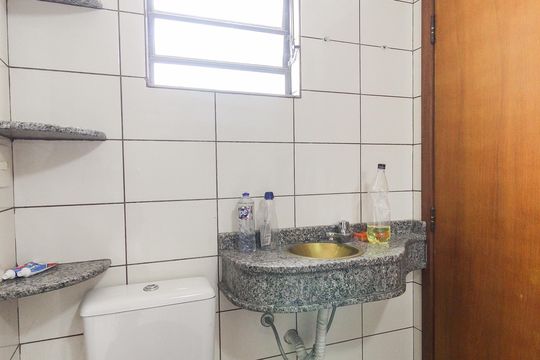 Banheiro da Suíte de apartamento à venda com 2 quartos, 49m² em Conjunto Residencial José Bonifácio, São Paulo