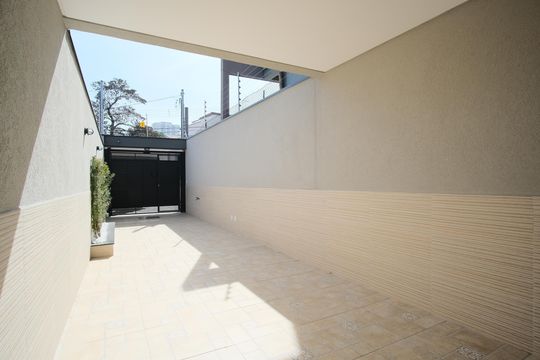 Garagem de casa à venda com 3 quartos, 140m² em Penha de França, São Paulo