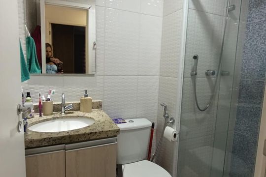 Banheiro de apartamento à venda com 2 quartos, 50m² em Vila Metalúrgica, Santo André