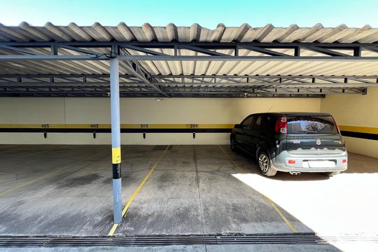 Garagem de apartamento à venda com 2 quartos, 65m² em Havaí, Belo Horizonte