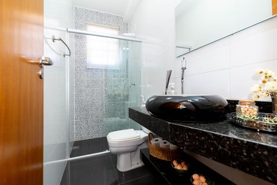 Banheiro 1 de apartamento à venda com 3 quartos, 198m² em Padre Eustáquio, Belo Horizonte