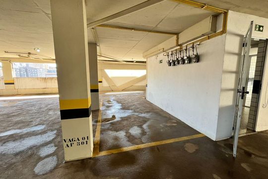 Garagem de apartamento à venda com 3 quartos, 198m² em Padre Eustáquio, Belo Horizonte