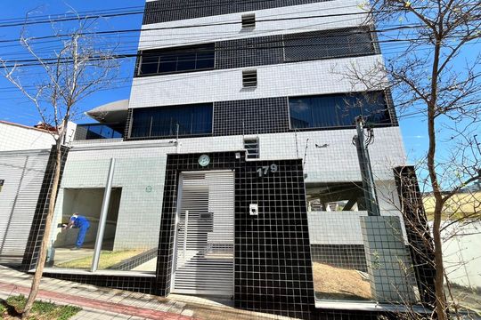 Fachada de apartamento à venda com 3 quartos, 198m² em Padre Eustáquio, Belo Horizonte