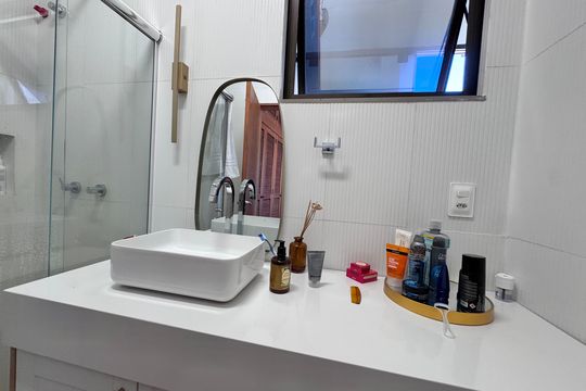 Suíte 3 - Banheiro de casa de condomínio à venda com 4 quartos, 550m² em Recreio dos Bandeirantes, Rio de Janeiro