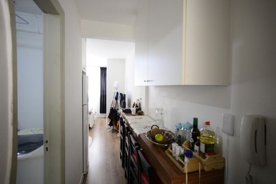 Cozinha de kitnet/studio à venda com 1 quarto, 28m² em Sé, São Paulo