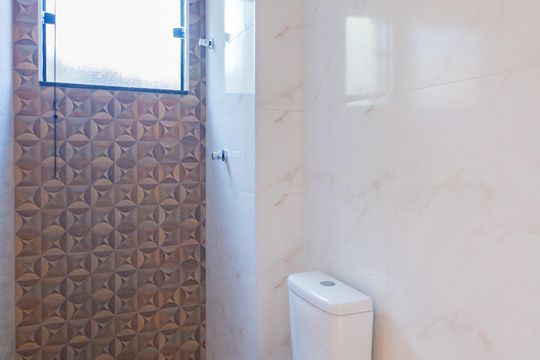 Banheiro de apartamento à venda com 2 quartos, 55m² em Vila Libanesa, São Paulo