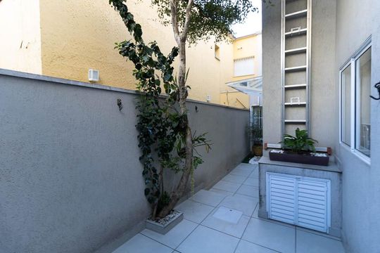 Quintal de casa à venda com 3 quartos, 200m² em Aclimação, São Paulo