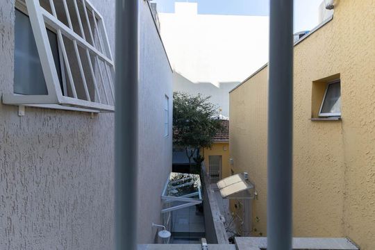 Vista da Suíte 2 de casa à venda com 3 quartos, 200m² em Aclimação, São Paulo