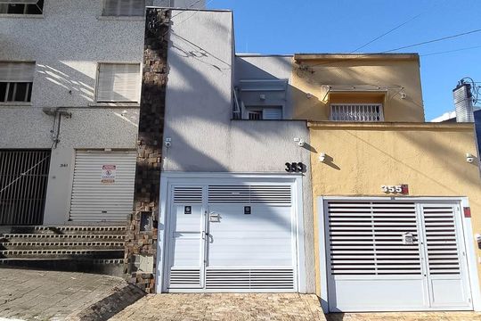 Fachada de casa à venda com 3 quartos, 200m² em Aclimação, São Paulo