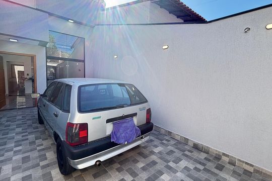 Garagem de casa à venda com 3 quartos, 170m² em Utinga, Santo André