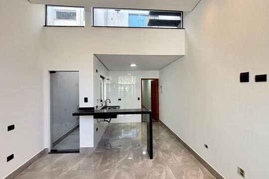 Casa à venda com 3 quartos, 170m² em Utinga, Santo André