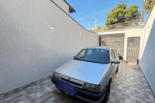 Garagem de casa à venda com 3 quartos, 170m² em Utinga, Santo André