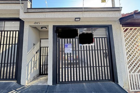 Fachada de casa à venda com 3 quartos, 170m² em Utinga, Santo André