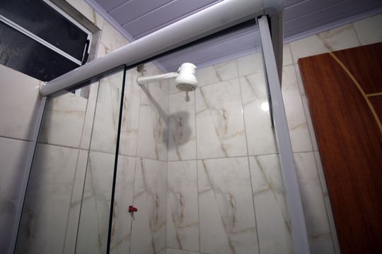 Banheiro de apartamento à venda com 3 quartos, 90m² em Vila Kosmos, Rio de Janeiro