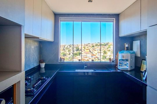 Cozinha de apartamento à venda com 3 quartos, 130m² em Pompéia, Belo Horizonte