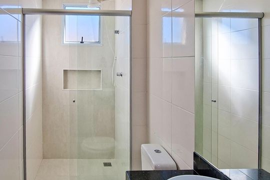 Banheiro de apartamento à venda com 3 quartos, 130m² em Pompéia, Belo Horizonte