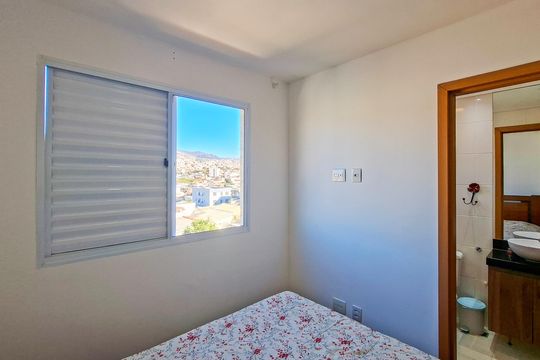 Suíte de apartamento à venda com 3 quartos, 130m² em Pompéia, Belo Horizonte
