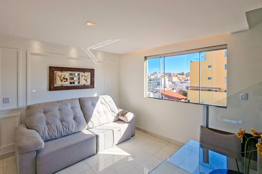Apartamento à venda com 3 quartos, 130m² em Pompéia, Belo Horizonte
