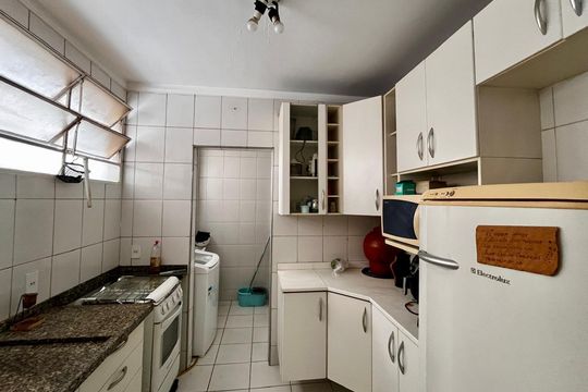 Cozinha de apartamento à venda com 3 quartos, 80m² em Botafogo, Campinas