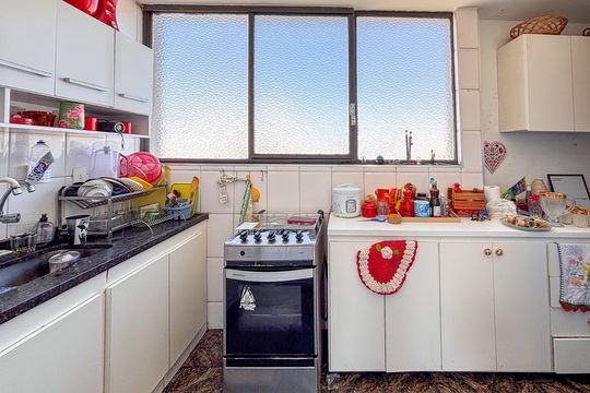 Cozinha de apartamento à venda com 2 quartos, 76m² em Jardim Paulista, São Paulo