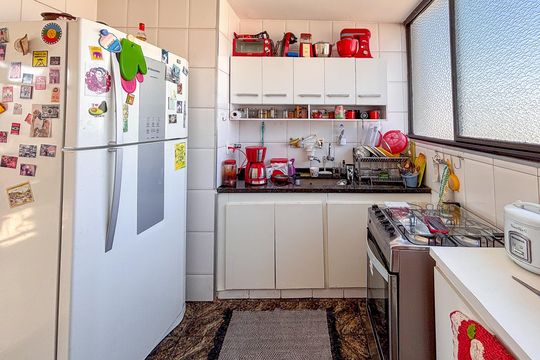 Cozinha de apartamento à venda com 2 quartos, 76m² em Jardim Paulista, São Paulo