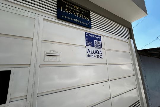 Placa Instalada na Fachada do Imóvel de apartamento para alugar com 1 quarto, 38m² em Jardim Rosa de Franca, Guarulhos