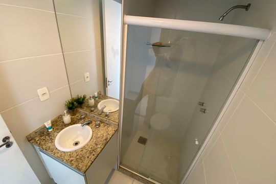 Banheiro de apartamento à venda com 2 quartos, 65m² em Engenho de Dentro, Rio de Janeiro