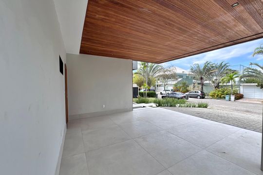 Área externa de apartamento à venda com 5 quartos, 660m² em Barra da Tijuca, Rio de Janeiro